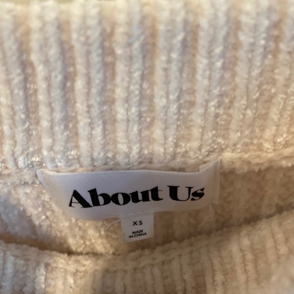 superdown cream & navy blue mock neck sweater - Picture 6 of 6